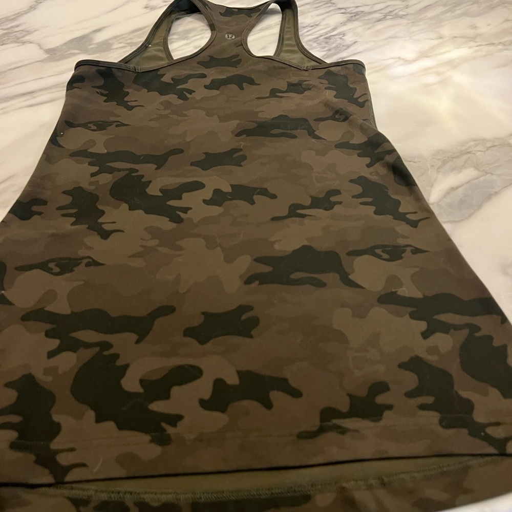 Lululemon swifty race back camouflage stretch workout tank previously owned XS